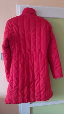 Červený prošívaný kabát zn. alpine pro.